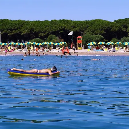 Happy Camp Mobile Homes In Thurium Villaggio 营地 4*