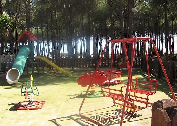 مكان تخييم Happy Camp Mobile Homes In Thurium Villaggio 4*