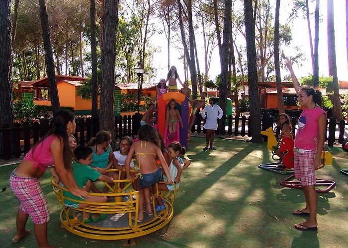 Happy Camp Mobile Homes In Thurium Villaggio مكان تخييم مارينا دي سيباري