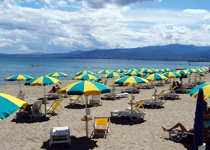 Happy Camp Mobile Homes In Thurium Villaggio 4* مارينا دي سيباري